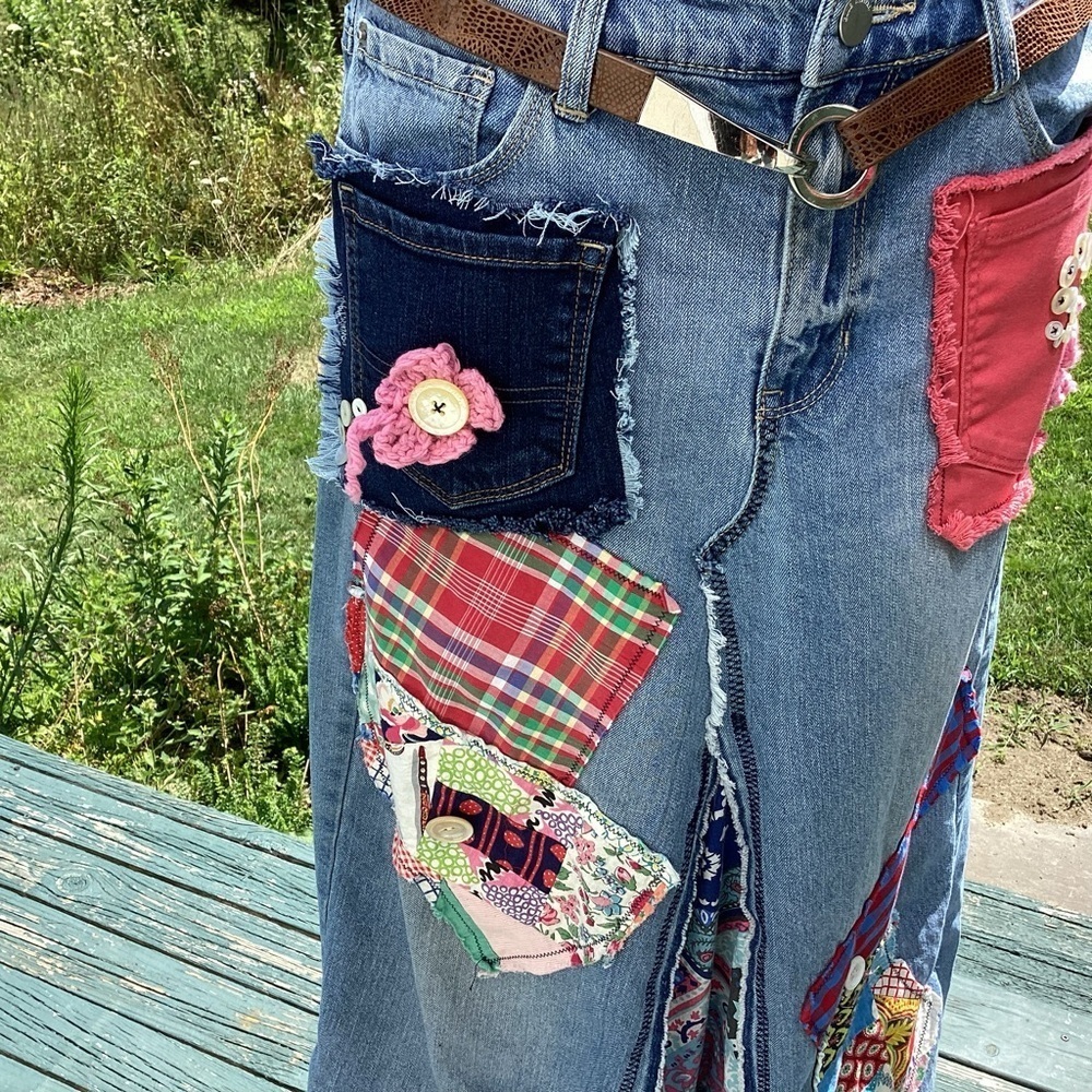 Upcycled denim jean patchwork / button embellished boho cottagecore maxiskirt 29 - Picture 3 of 15